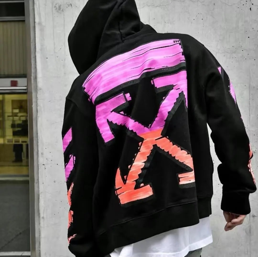 ♻️💯Upper body reference model picture❤️Top tested version OFFWHITE OW marker purple orange graffiti arrow male and female couple same style pure cotton loose pullover round neck zipper jacket sweatshirt hoodie The craftsmanship of this model can be said to be very difficult. There is a direct comparison between our home and many versions on the market. You can more clearly distinguish between good and bad just by looking at the prints. This printing uses Kornit's digital direct-injection process. The entire printing effect is like drawing lines with a marker pen. The imitation effect can achieve the same visual effect as the real thing. The main reason is that the color transition of this printing is too small, which makes it impossible to directly copy the pattern when scanning. The image must be manually enlarged more than 40 times, and then adjusted bit by bit to add a soft color (white) effect. The fabric is made of 480g large fish scale pure cotton terry dyed in a vat, which is a big launch and has a full drape. Full set of customized accessories, washed, labeled. Guaranteed to be the top product on the market.  Color: Black Size: XS-L P:390 Size chart
